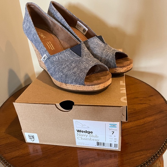 TOMS Classic Espadrille Wedge Open Toe Sandal Navy Slub Chambray EUC.Size 7 - Picture 10 of 10